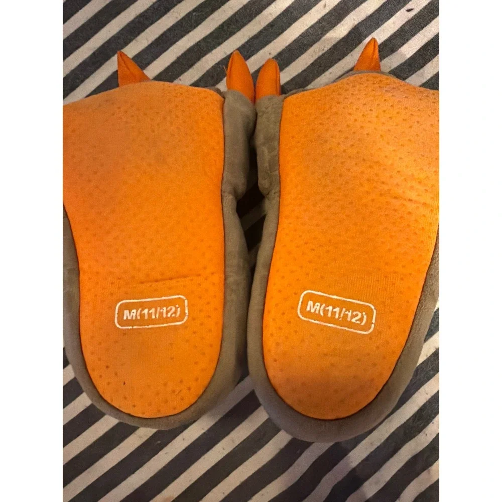 Jurassic World Dinosaur Claw Slippers Kids Medium 11/12 Brown Orange T-Rex Logo